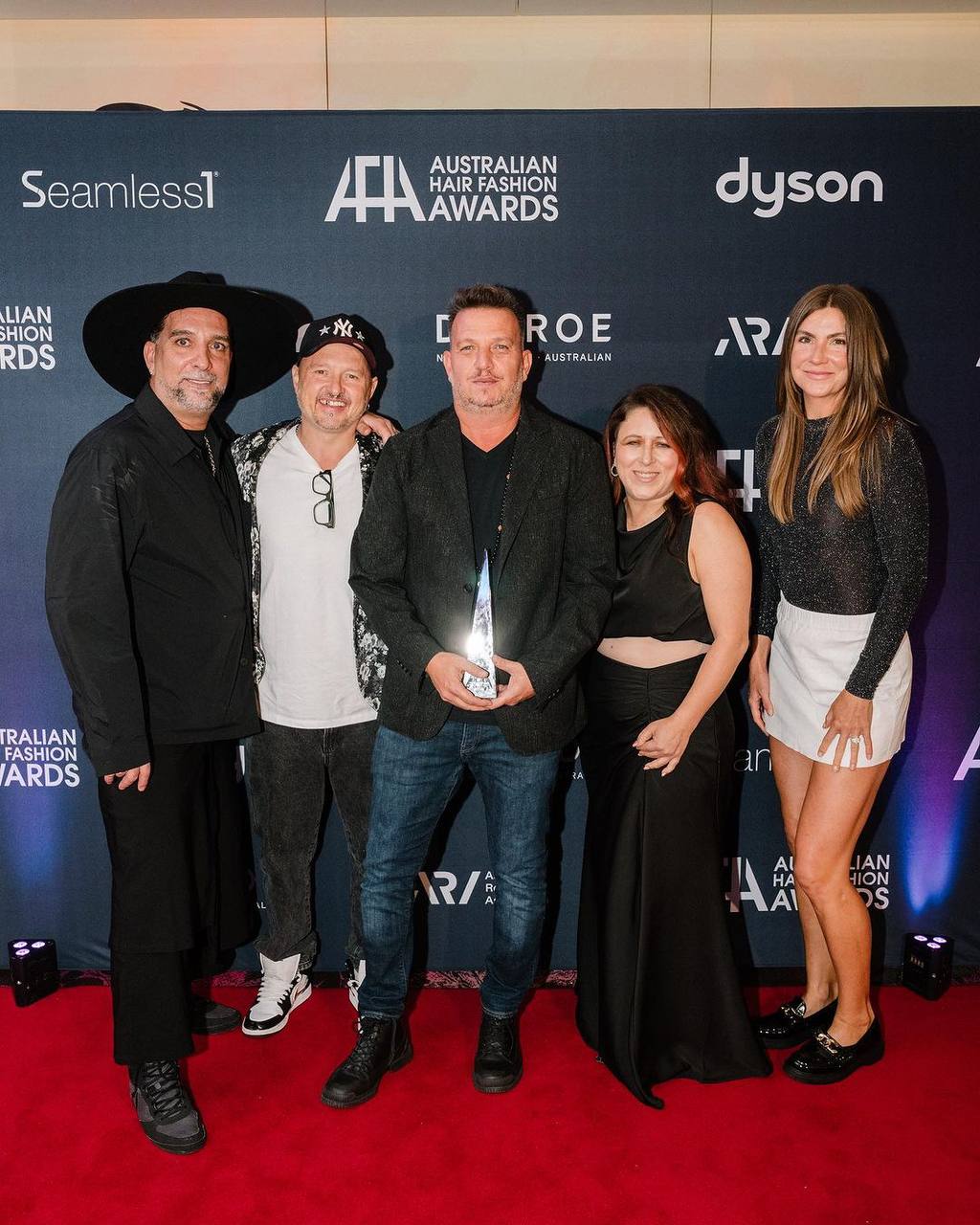 5345986703350950057_1